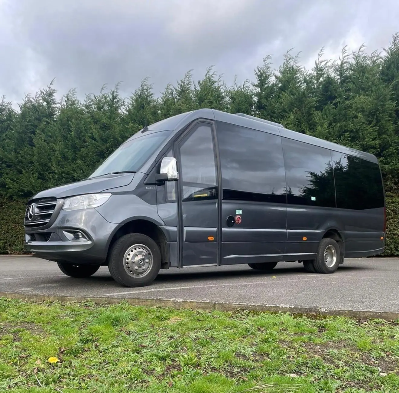 20 Seater Luxury VIP Coach Transfer Service London